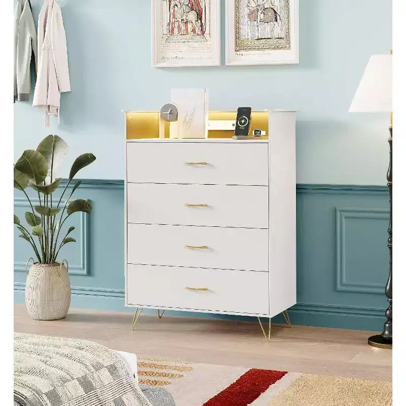 Commode avec station de charge Commode haute en bois à 4 tiroirs Grand meuble de rangement pour chambre, salon ou dressing