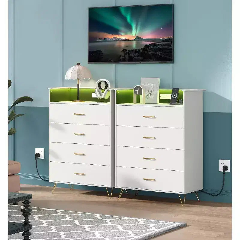 Commode avec station de charge Commode haute en bois à 4 tiroirs Grand meuble de rangement pour chambre, salon ou dressing